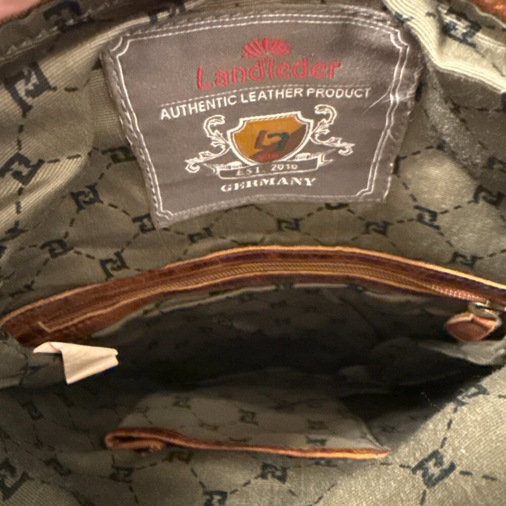 Landleder Casual City Leather Bag - Picture 5 of 8